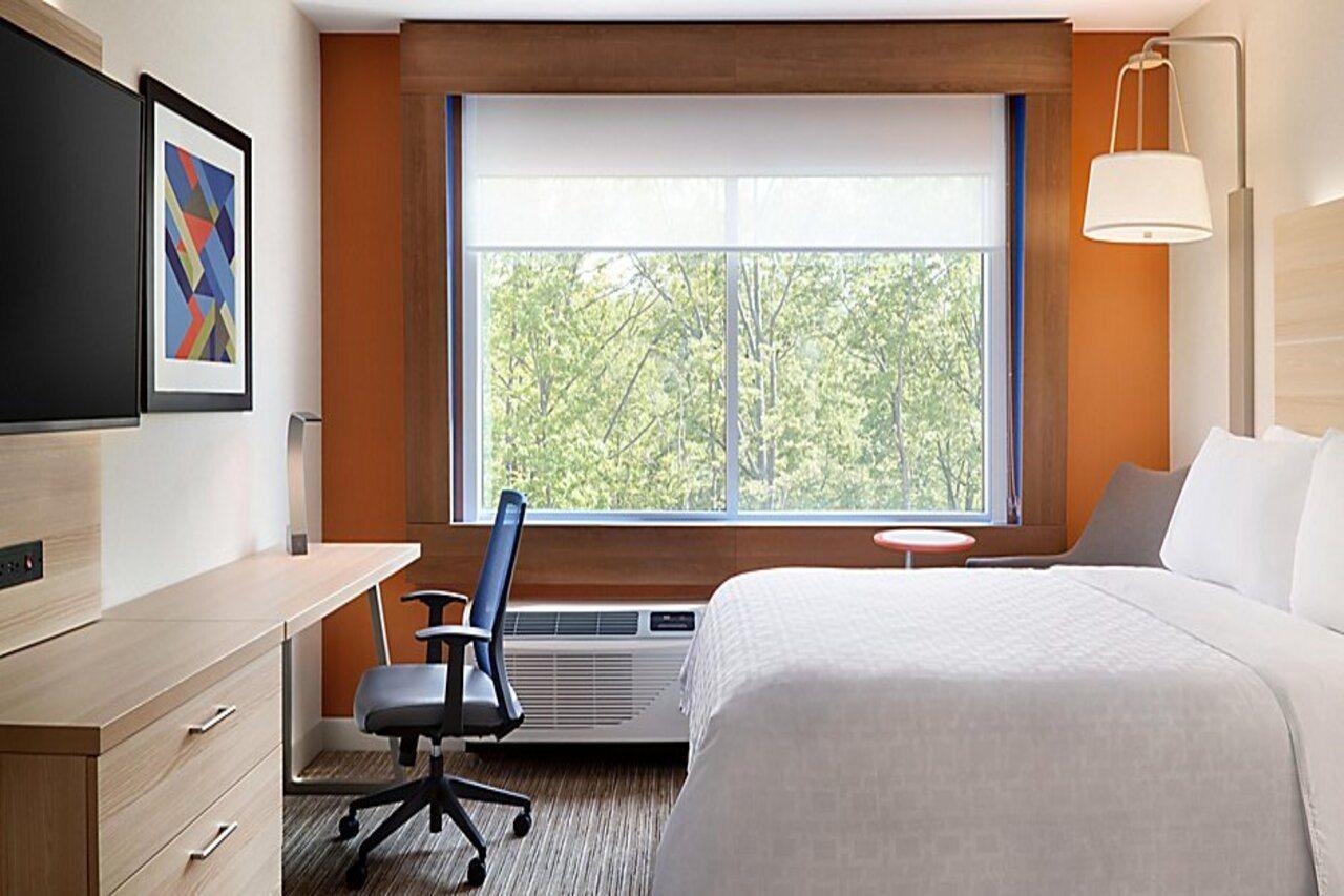 Holiday Inn Express & Suites - Savannah W - Chatham Parkway By Ihg Екстериор снимка