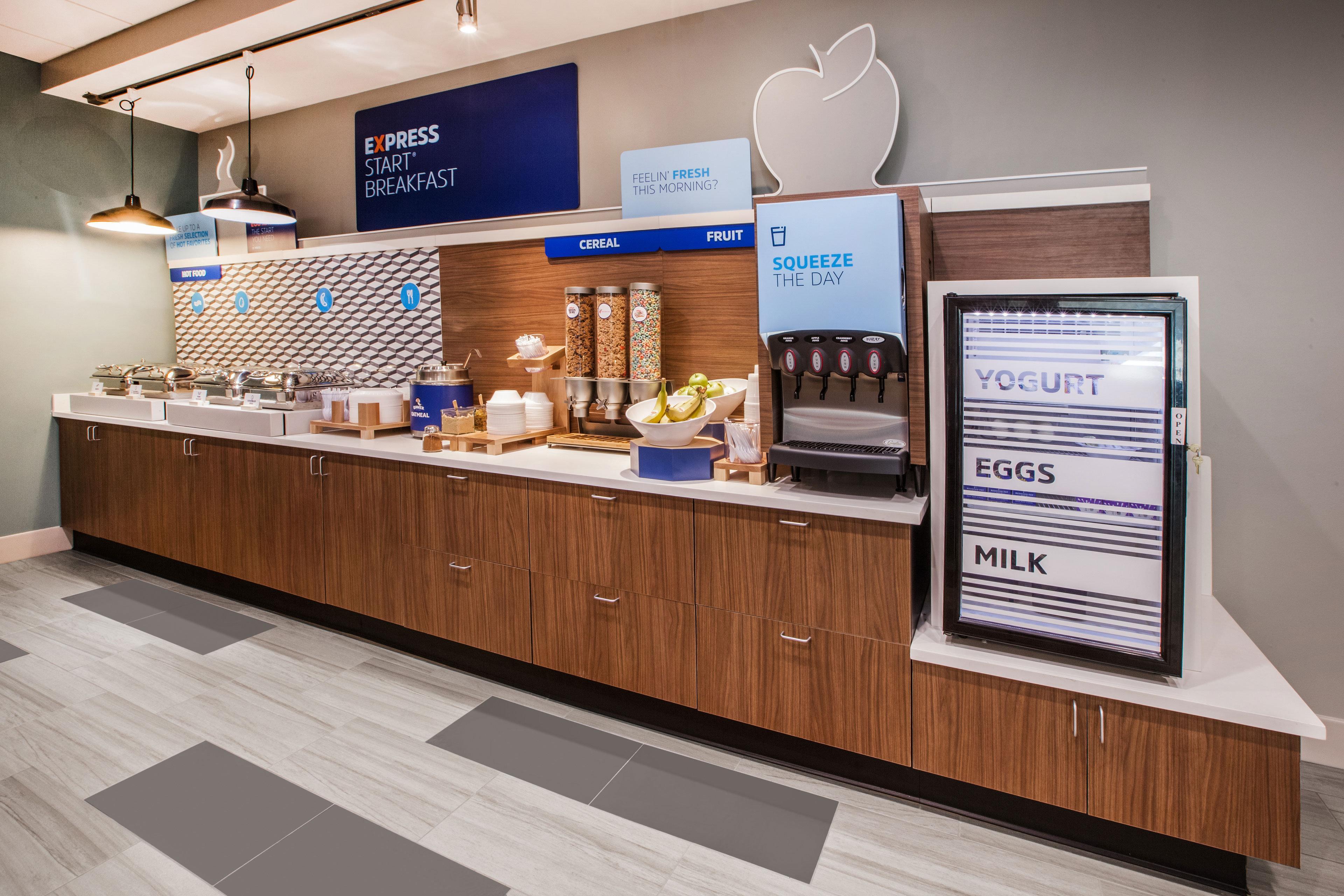 Holiday Inn Express & Suites - Savannah W - Chatham Parkway By Ihg Екстериор снимка