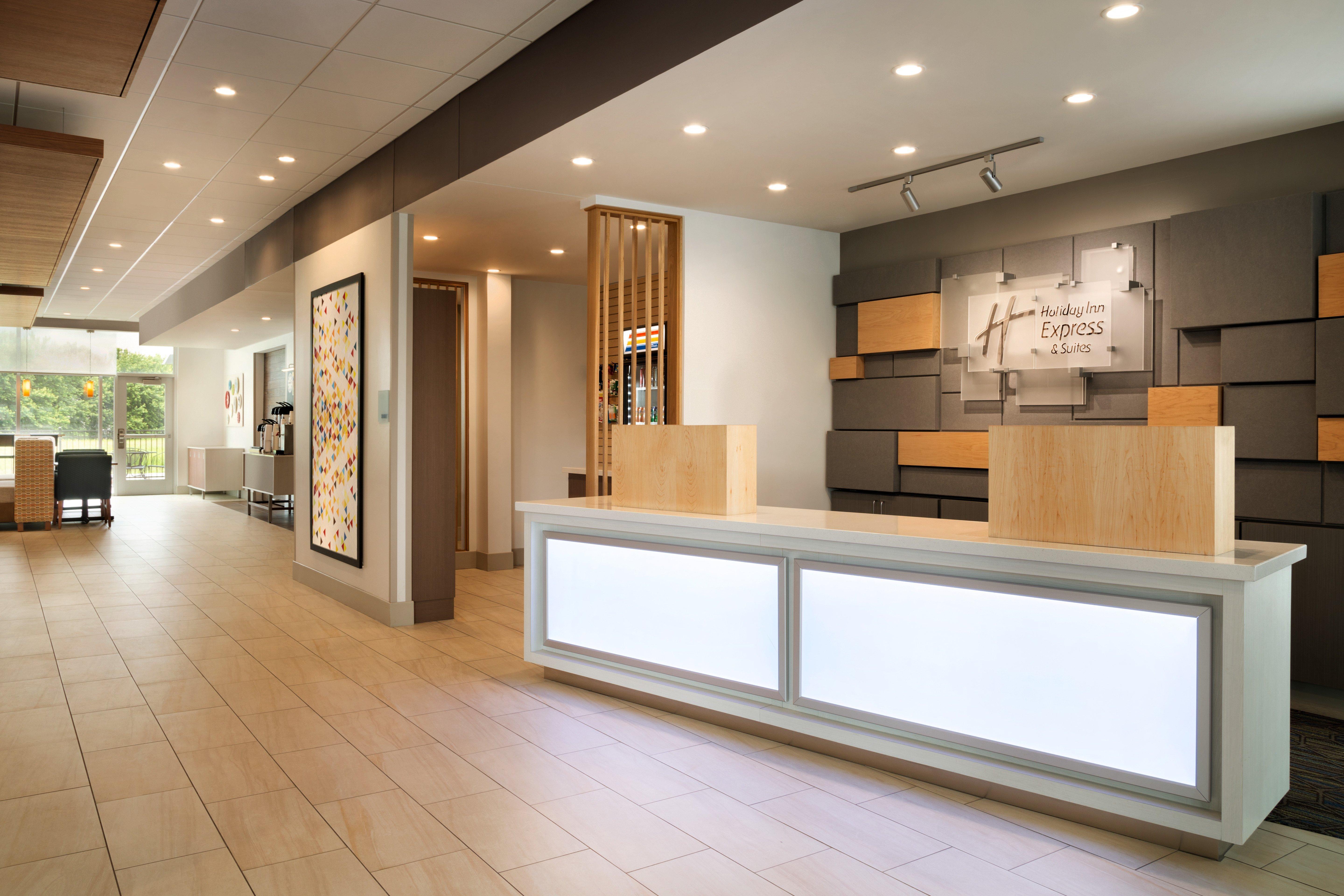 Holiday Inn Express & Suites - Savannah W - Chatham Parkway By Ihg Екстериор снимка