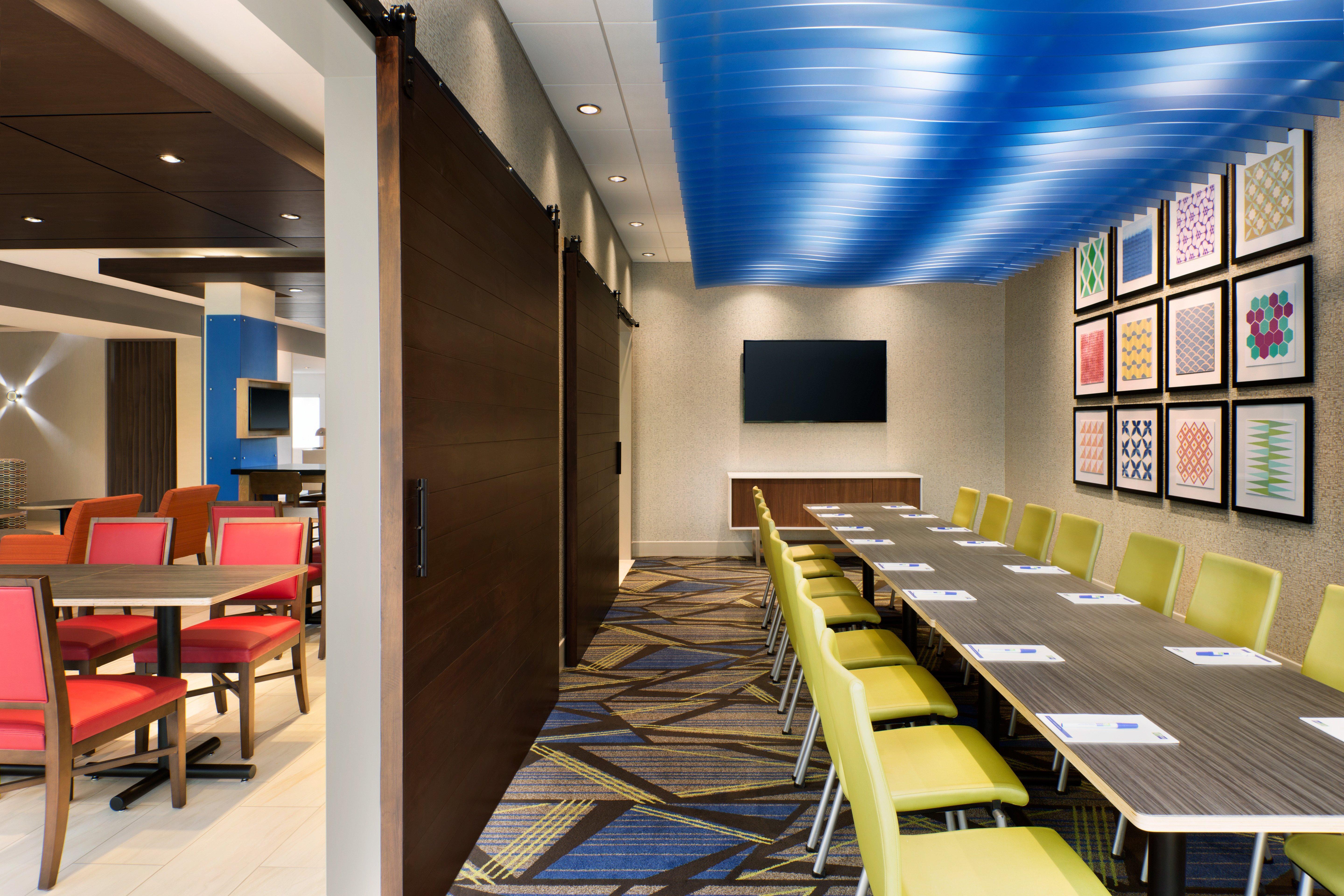 Holiday Inn Express & Suites - Savannah W - Chatham Parkway By Ihg Екстериор снимка