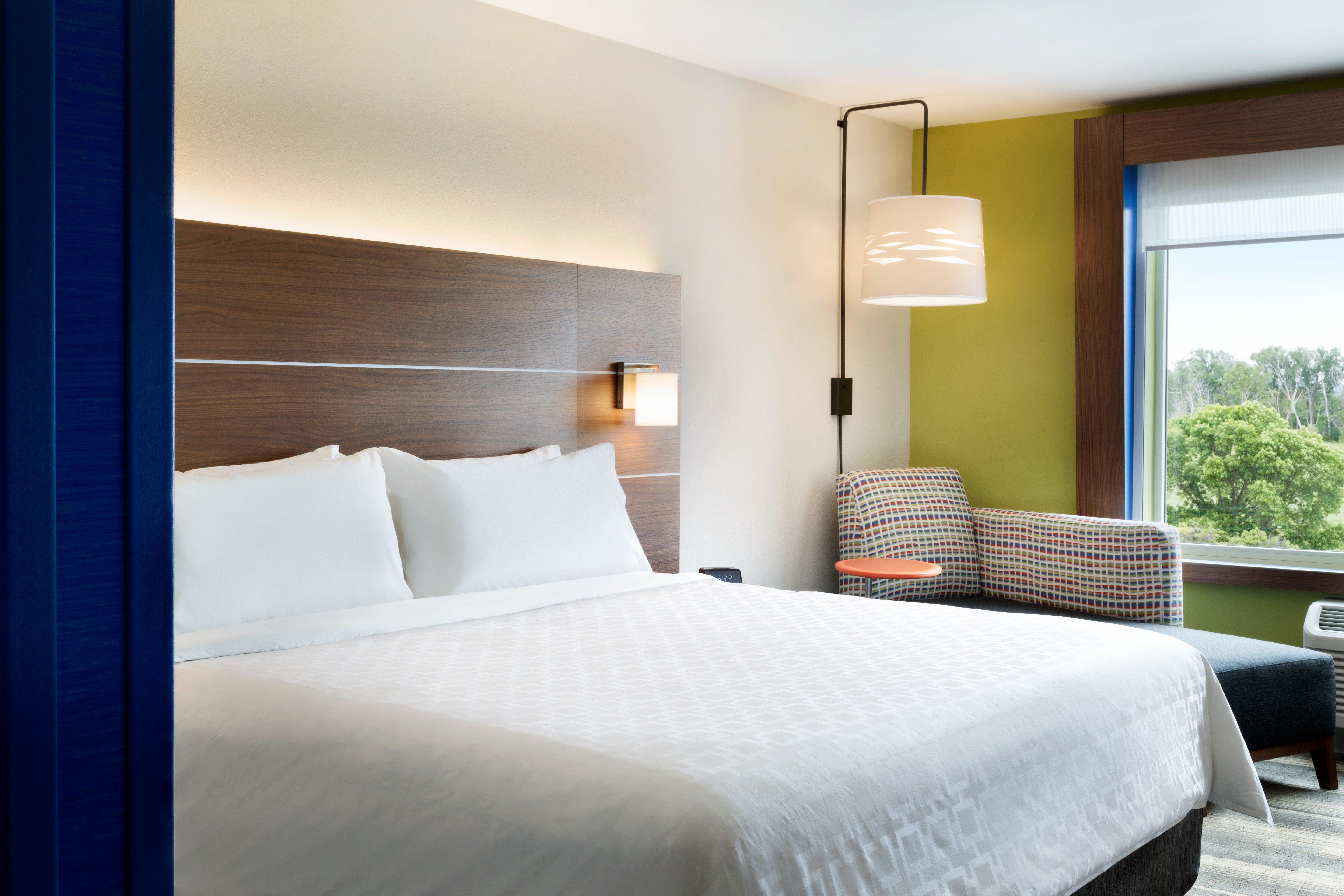 Holiday Inn Express & Suites - Savannah W - Chatham Parkway By Ihg Екстериор снимка